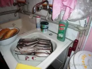 Кто должен чистить рыбу на пищеблоке